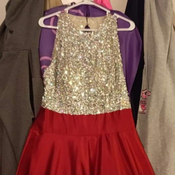 Prom dress - Picture 3 of 4